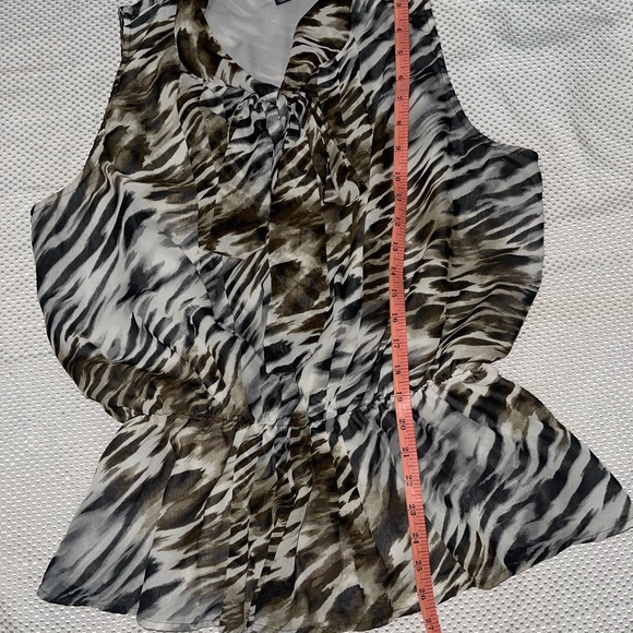 Shirtsleeve top leopard color